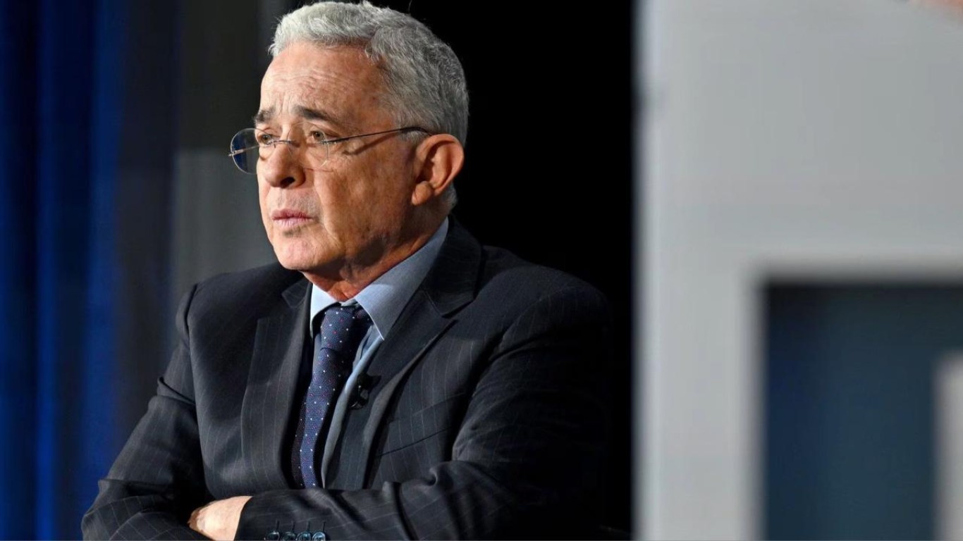 Alvaro Uribe Velez: "Necesitamos que Milei tenga éxito"