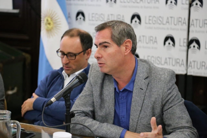 "Nos parece que no corresponde la privatización de las vacunas en CABA", Santiago Roberto