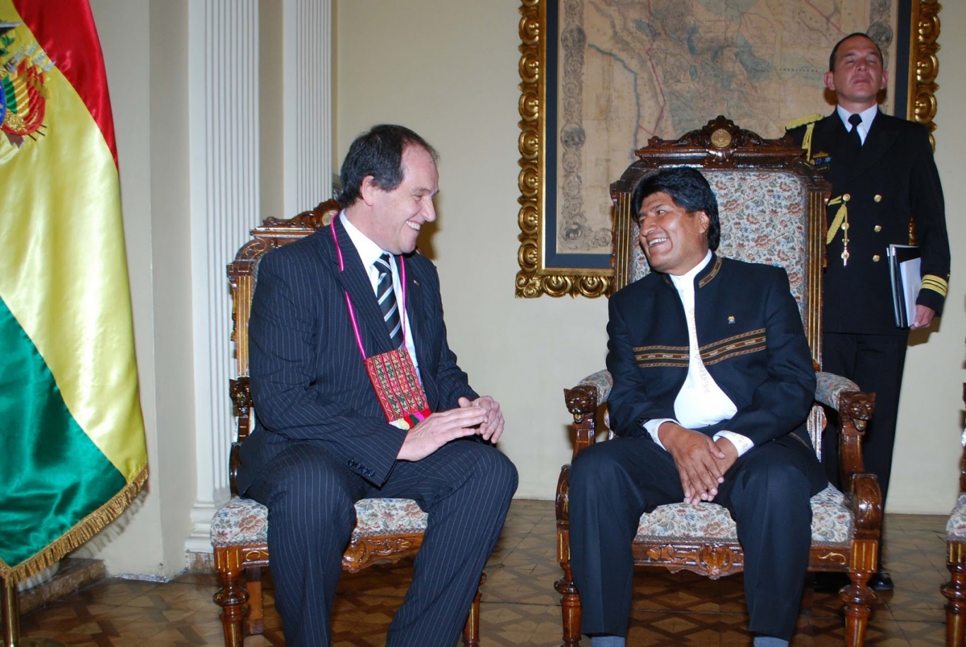 "El golpe tuvo como objetivo manejar los recursos del litio, del gas y la riqueza de Bolivia", Ariel Basteiro