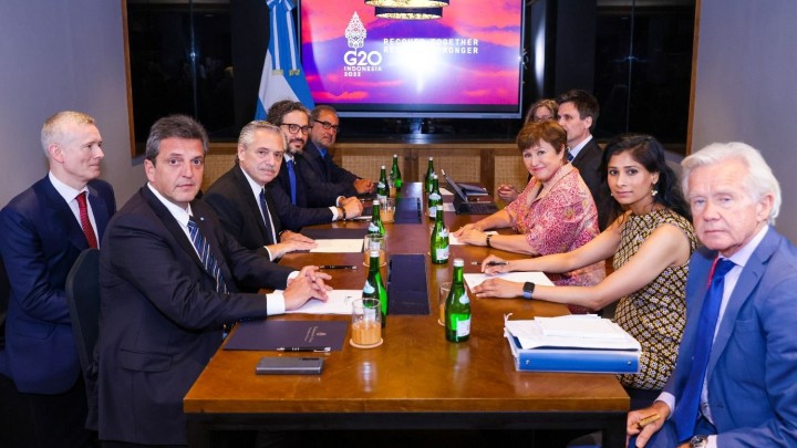 Georgieva: "Es muy importante que Argentina mantenga el objetivo de bajar la inflación"