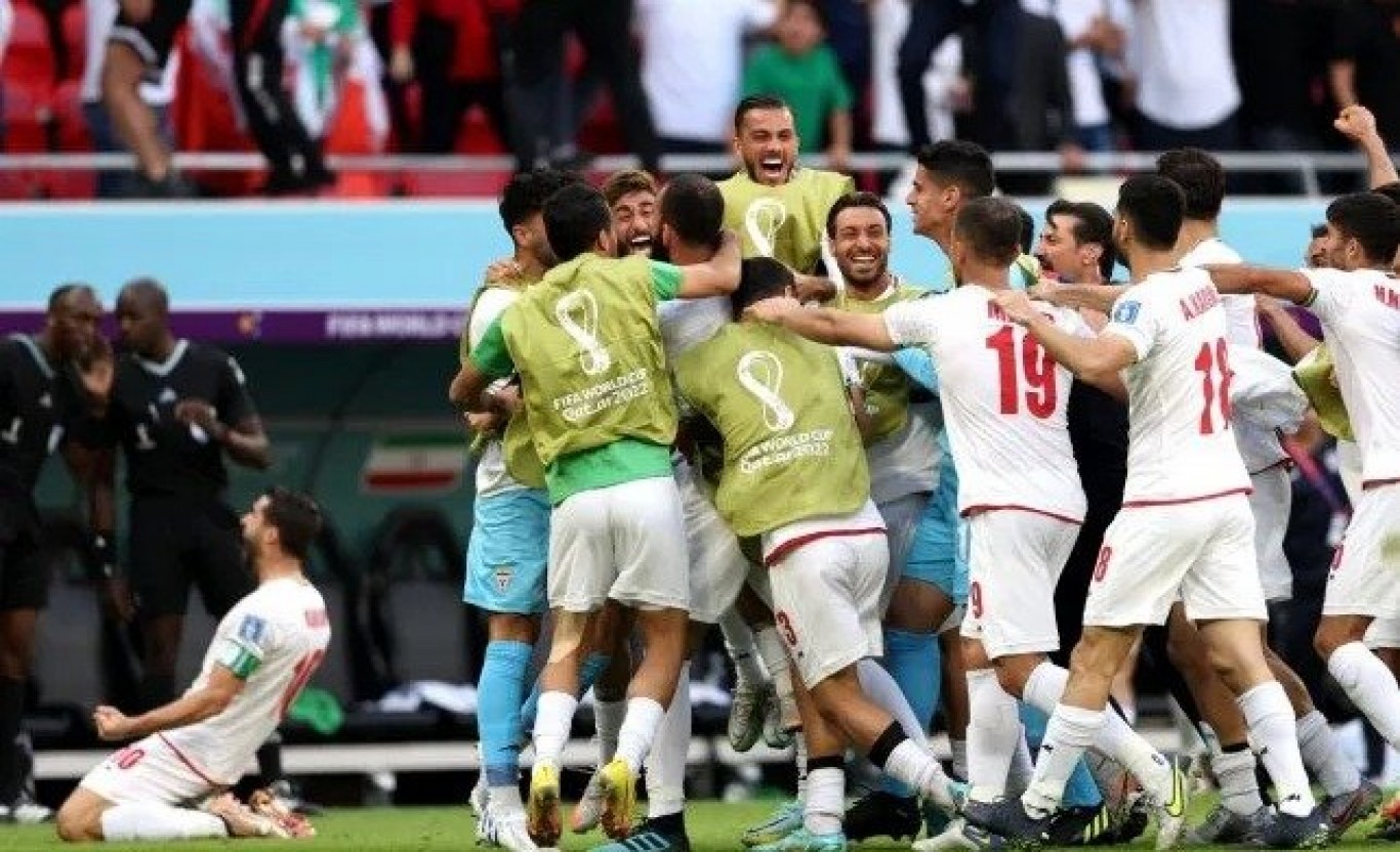 Increíble triunfo de Irán frente a Gales que sueña con avanzar de fase