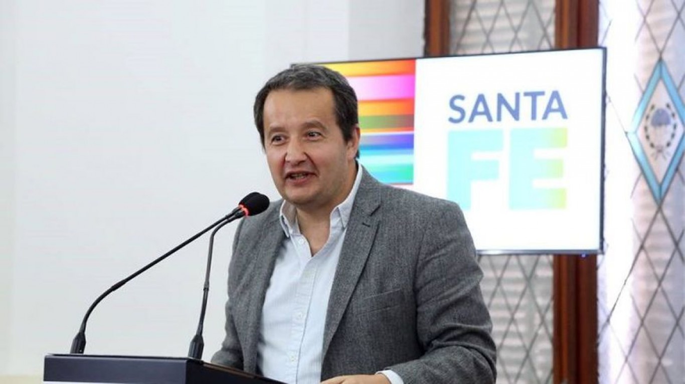 Carlos del Frade: "El gobierno provincial de Santa Fe juega a favor de las empresas trasnacionales"