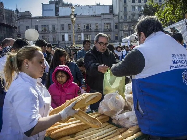 "Habrá un panazo nacional, la idea es vender pan a $150", Juan Vitta